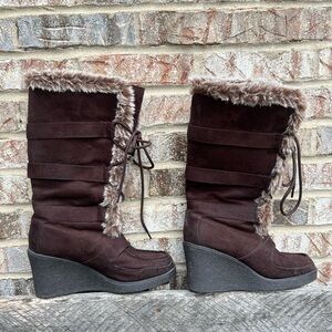 Womens snow boots with faux fur trim size 8 brown